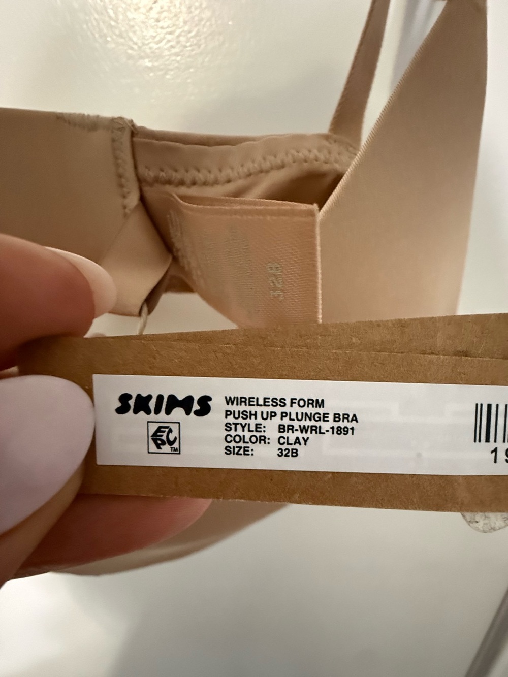 Skims NWT Wireless Form Push Up Plunge Bra - Picture 4 of 4